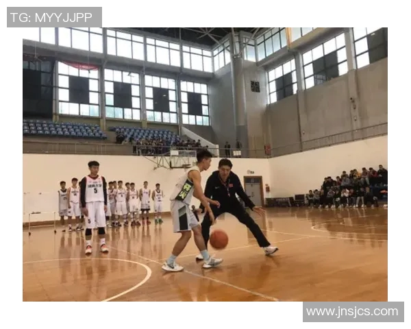 广州篮球队在大师赛中的团队协作表现分析与启示